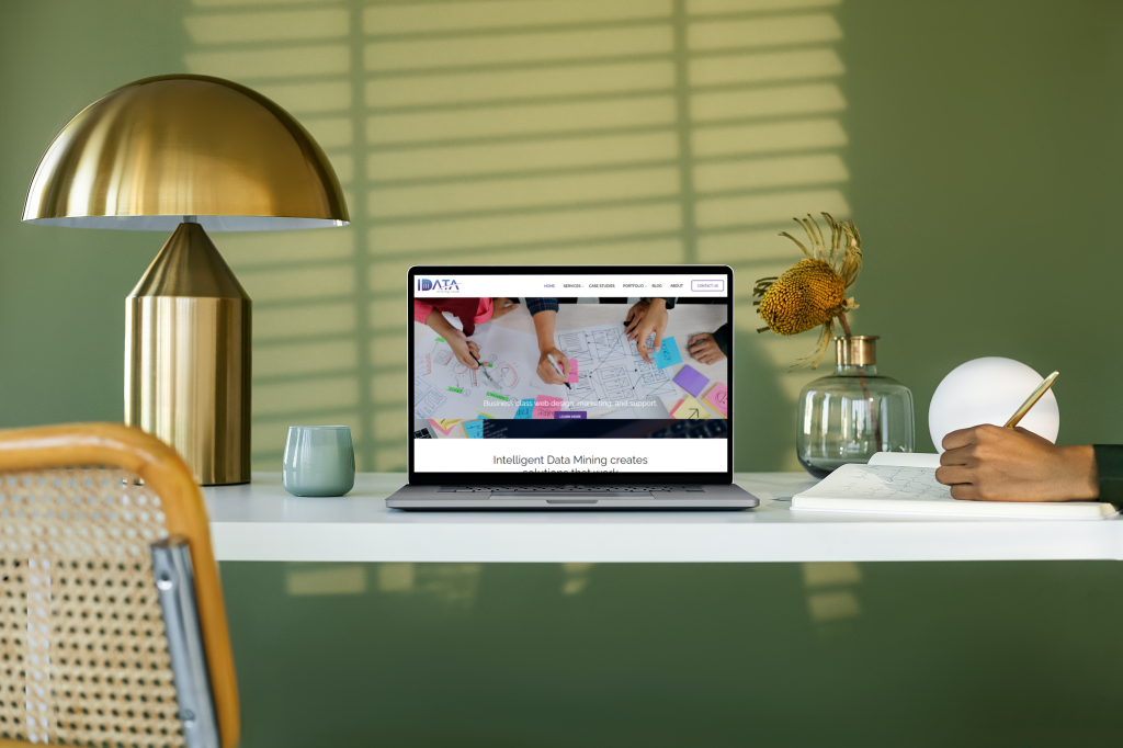 Intelligent Data Mining - Responsive Web Design
